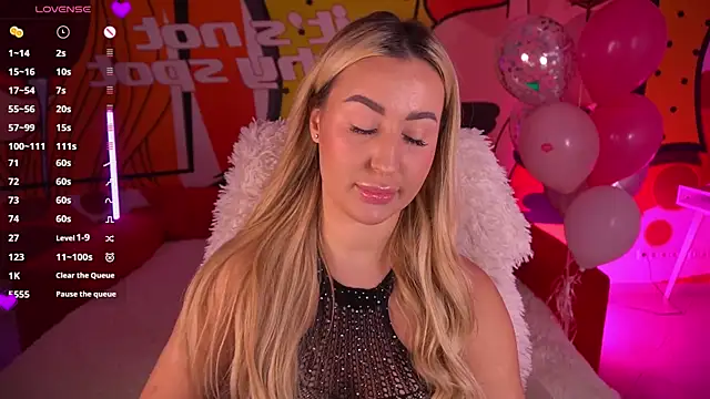 LiaBrazzerr online show from 02/16/26, 08:32