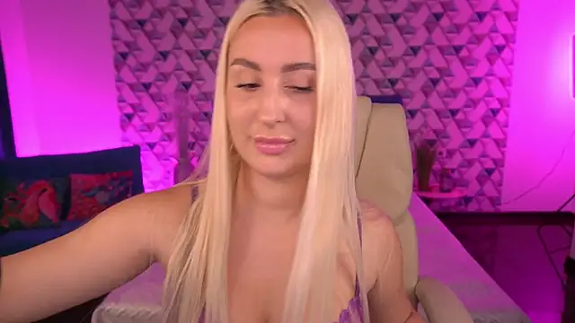 Snapshot of LiaBrazzerr chatting on 05/16/26, 02:27 LiaBrazzerr online show from 05/16/26, 02:27