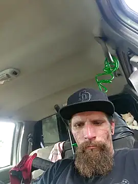 Snapshot of Crackkers chatting on 01/03/25, 08:32 Crackkers online show from 01/03/25, 08:32