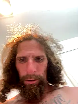 Snapshot of Crackkers chatting on 11/27/25, 10:39 Crackkers online show from 11/27/25, 10:39