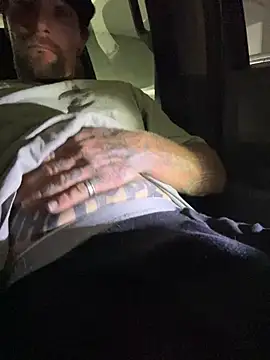 Snapshot of Crackkers chatting on 03/21/26, 10:31 Crackkers online show from 03/21/26, 10:31