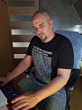 Foxyshaved online show from 11/04/25, 12:37