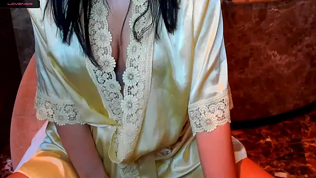 Snapshot of yourastral chatting on 12/24/24, 11:22 yourastral online show from 12/24/24, 11:22