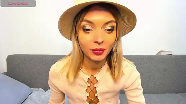  ellen meow  online show from 10/31/25, 11:39