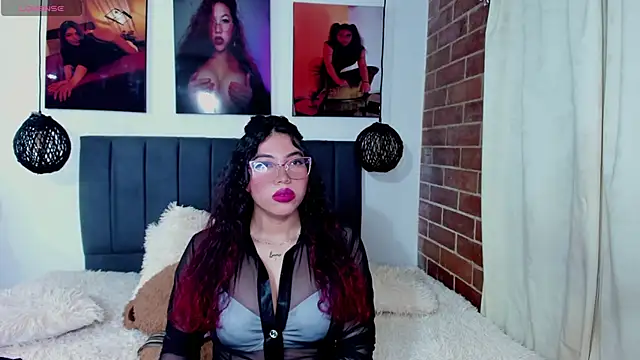kyliejenner hot online show from 05/19/26, 02:51