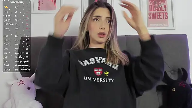 Snapshot of IsadoraGalle_ chatting on 02/20/26, 11:27 IsadoraGalle online show from 02/20/26, 11:27