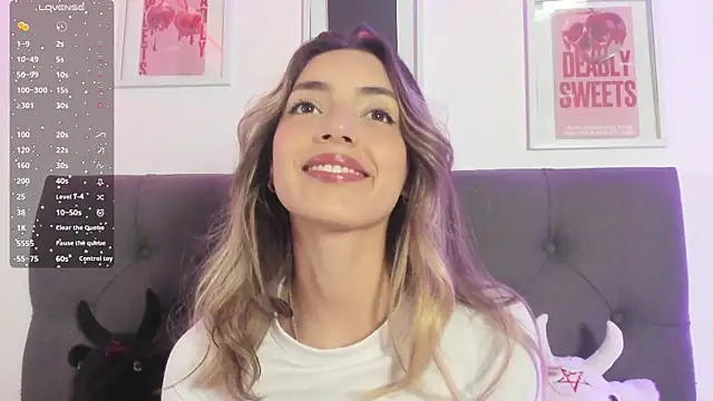 Snapshot of IsadoraGalle_ chatting on 04/08/26, 02:06 IsadoraGalle online show from 04/08/26, 02:06