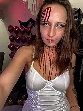 emma4xxx online show from 10/31/25, 08:32