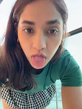 CuteeRose online show from 11/30/25, 01:04