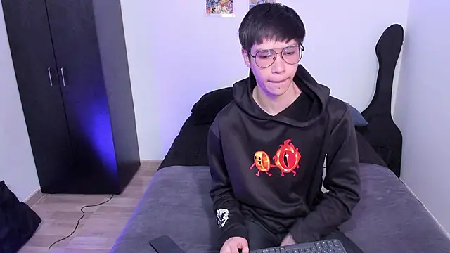 Aventure Twinks online show from 02/25/25, 07:25