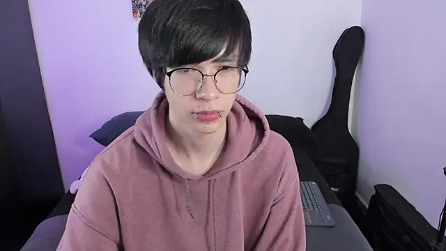 Aventure Twinks online show from 12/18/25, 07:31