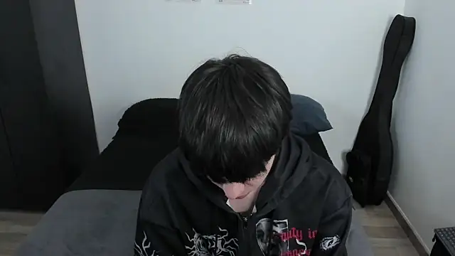 Snapshot of Aventure_Twinks chatting on 07/04/26, 11:55 Aventure Twinks online show from 07/04/26, 11:55
