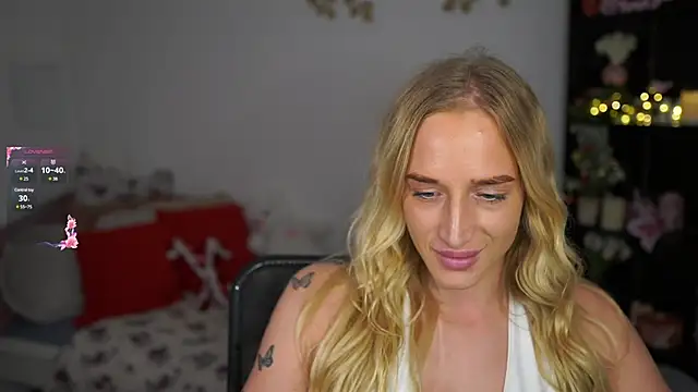 Nicolette  Shea  online show from 12/24/24, 12:11