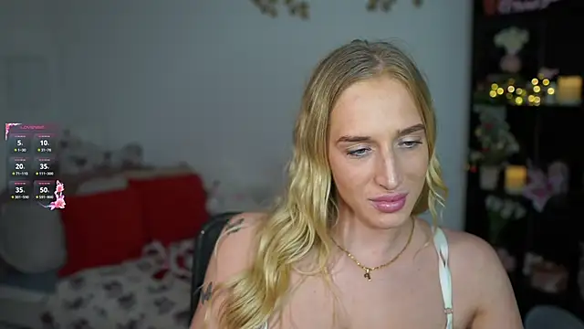 Nicolette  Shea  online show from 12/29/24, 04:51