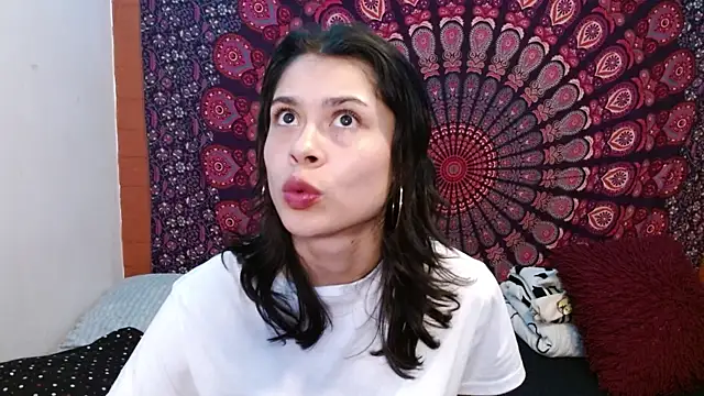 AbbySccott online show from 11/07/25, 12:43