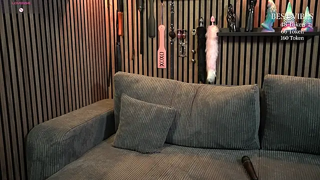 ClaraStylezZ online show from 10/18/25, 06:37