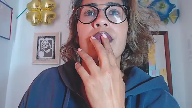 fantasty nylon online show from 12/17/24, 07:59