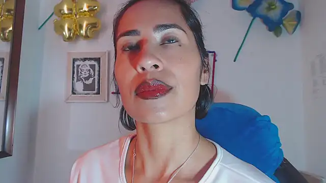 fantasty nylon online show from 02/04/25, 03:15