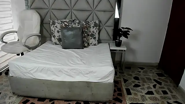 nina pons online show from 03/20/25, 08:19