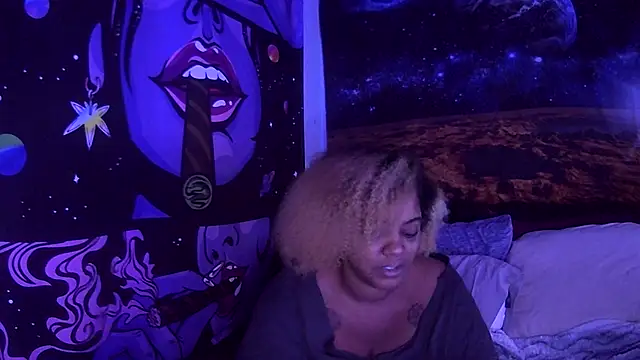 Snapshot of AutumnHart chatting on 12/11/24, 02:22 AutumnHart online show from 12/11/24, 02:22