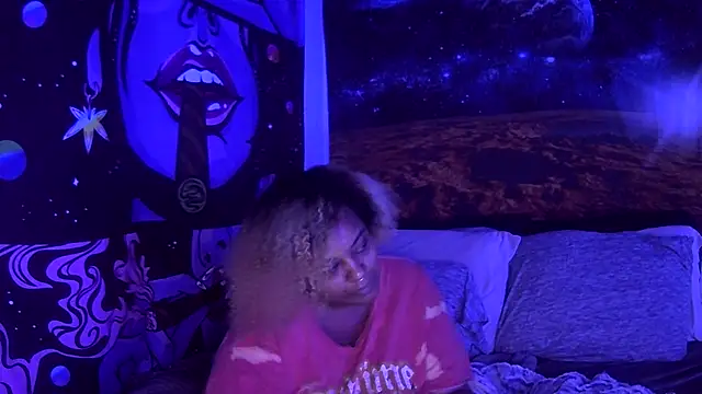 Snapshot of AutumnHart chatting on 12/15/24, 08:36 AutumnHart online show from 12/15/24, 08:36