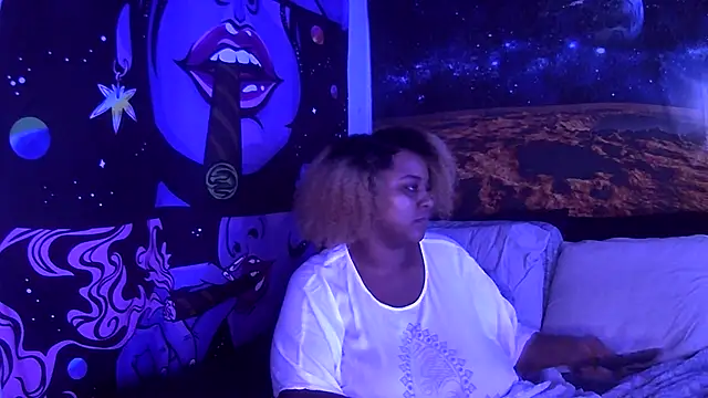 Snapshot of AutumnHart chatting on 12/16/24, 06:05 AutumnHart online show from 12/16/24, 06:05