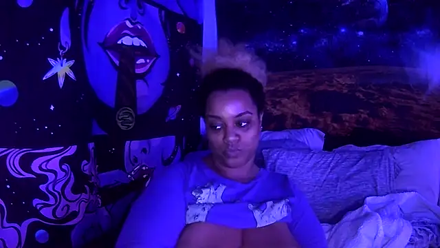 Snapshot of AutumnHart chatting on 12/19/24, 03:07 AutumnHart online show from 12/19/24, 03:07