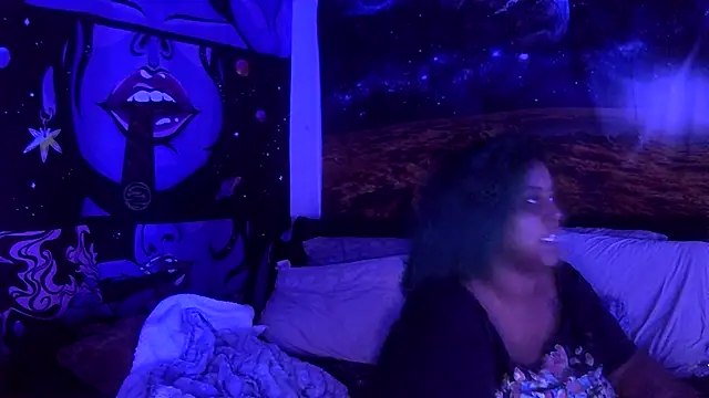 Snapshot of AutumnHart chatting on 12/27/24, 10:16 AutumnHart online show from 12/27/24, 10:16