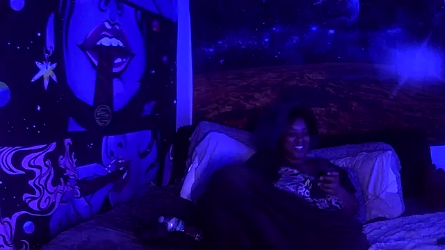 Snapshot of AutumnHart chatting on 01/11/25, 02:41 AutumnHart online show from 01/11/25, 02:41