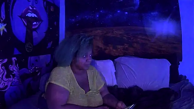 Snapshot of AutumnHart chatting on 02/05/25, 05:09 AutumnHart online show from 02/05/25, 05:09