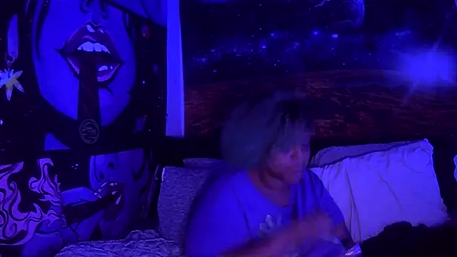 Snapshot of AutumnHart chatting on 02/09/25, 11:36 AutumnHart online show from 02/09/25, 11:36