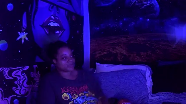 Snapshot of AutumnHart chatting on 02/16/25, 12:52 AutumnHart online show from 02/16/25, 12:52