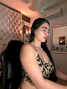 ZarahEvans online show from 09/18/25, 07:27