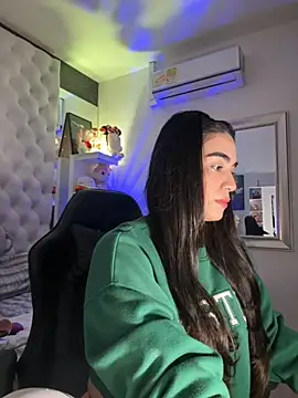 ZarahEvans online show from 10/10/25, 07:57