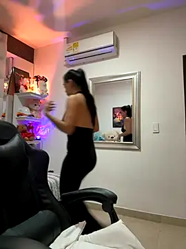 ZarahEvans online show from 10/13/25, 03:23