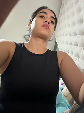 Snapshot of ZarahEvans chatting on 03/04/26, 10:27 ZarahEvans online show from 03/04/26, 10:27