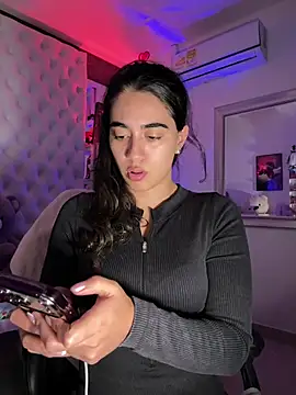 Snapshot of ZarahEvans chatting on 03/11/26, 09:43 ZarahEvans online show from 03/11/26, 09:43