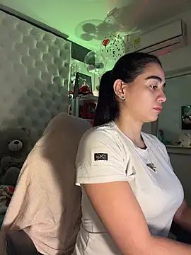 Snapshot of ZarahEvans chatting on 03/27/26, 09:03 ZarahEvans online show from 03/27/26, 09:03