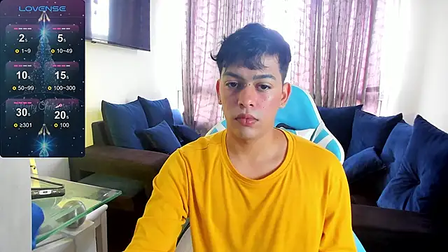 Snapshot of Franco_Rizzo_ chatting on 12/13/24, 07:32 Franco Rizzo online show from 12/13/24, 07:32