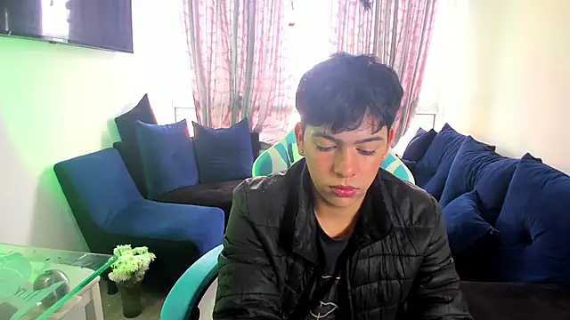 Snapshot of Franco_Rizzo_ chatting on 01/07/25, 08:21 Franco Rizzo online show from 01/07/25, 08:21