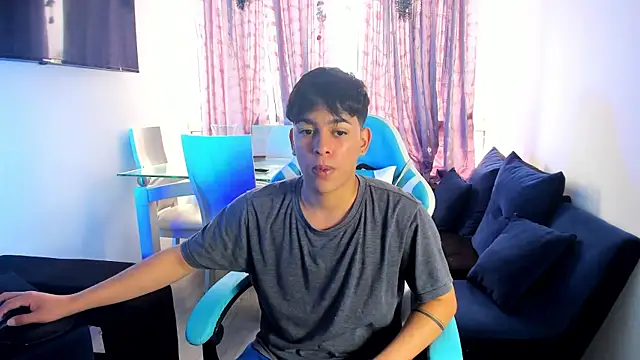 Snapshot of Franco_Rizzo_ chatting on 02/03/25, 08:24 Franco Rizzo online show from 02/03/25, 08:24