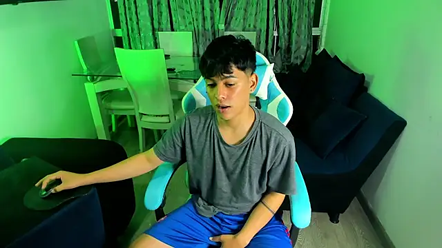 Snapshot of Franco_Rizzo_ chatting on 02/03/25, 11:26 Franco Rizzo online show from 02/03/25, 11:26