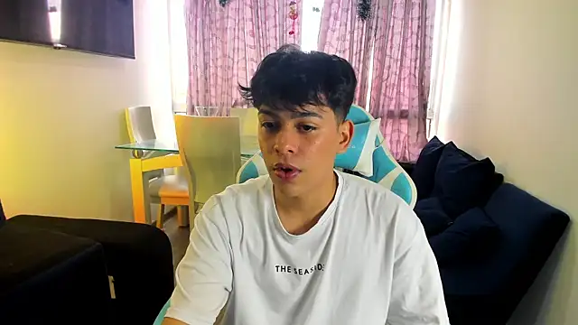 Snapshot of Franco_Rizzo_ chatting on 02/06/25, 07:29 Franco Rizzo online show from 02/06/25, 07:29