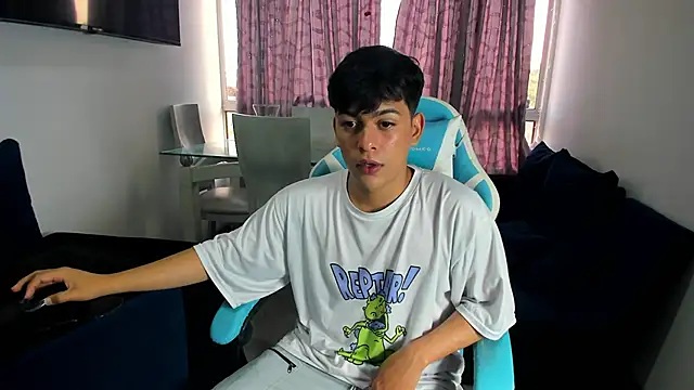 Snapshot of Franco_Rizzo_ chatting on 02/07/25, 10:30 Franco Rizzo online show from 02/07/25, 10:30