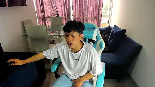 Snapshot of Franco_Rizzo_ chatting on 02/17/25, 08:15 Franco Rizzo online show from 02/17/25, 08:15