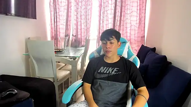 Snapshot of Franco_Rizzo_ chatting on 02/21/25, 07:32 Franco Rizzo online show from 02/21/25, 07:32