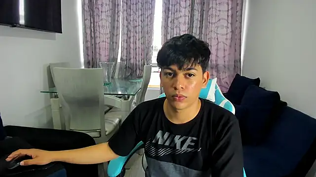 Snapshot of Franco_Rizzo_ chatting on 02/21/25, 10:37 Franco Rizzo online show from 02/21/25, 10:37