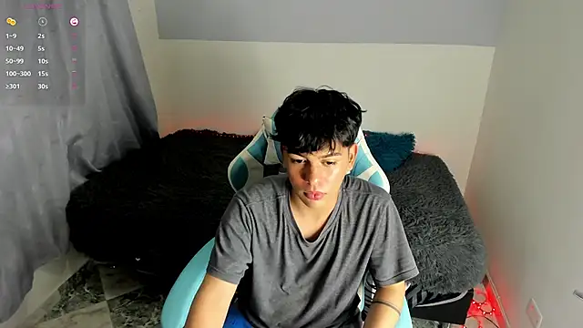 Snapshot of Franco_Rizzo_ chatting on 03/20/25, 09:35 Franco Rizzo online show from 03/20/25, 09:35