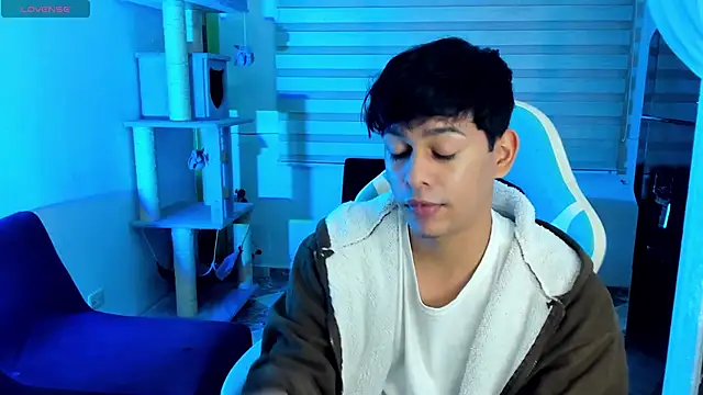 Snapshot of Franco_Rizzo_ chatting on 10/05/25, 12:31 Franco Rizzo online show from 10/05/25, 12:31