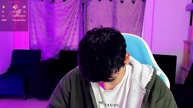 Snapshot of Franco_Rizzo_ chatting on 10/12/25, 08:30 Franco Rizzo online show from 10/12/25, 08:30